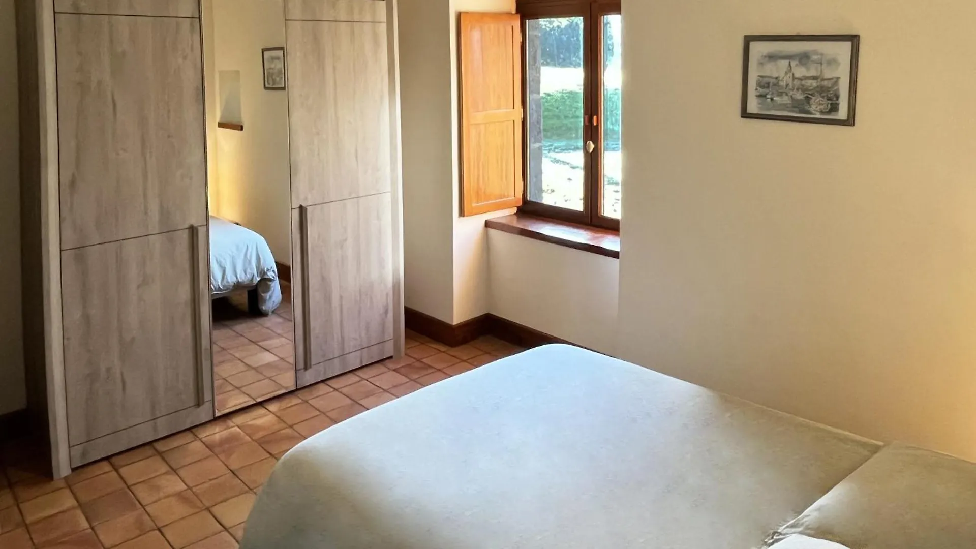 La Grande Maison Dans La Prairie Bonnemain 0*,