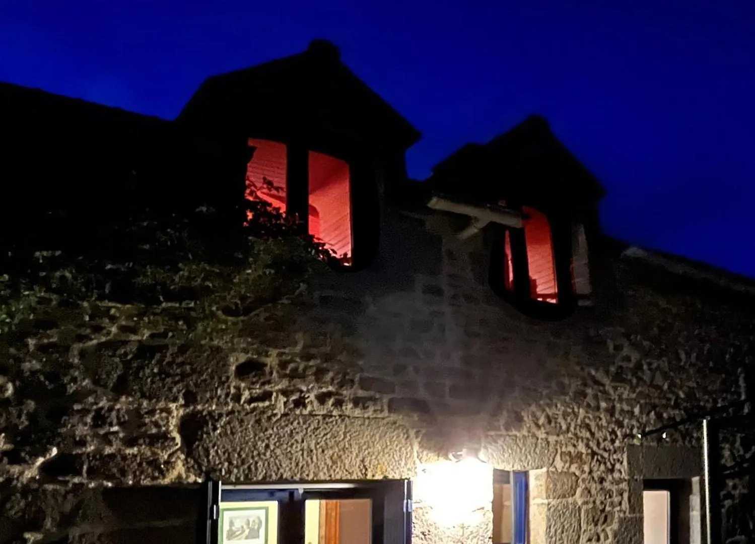 La Grande Maison Dans La Prairie Bonnemain