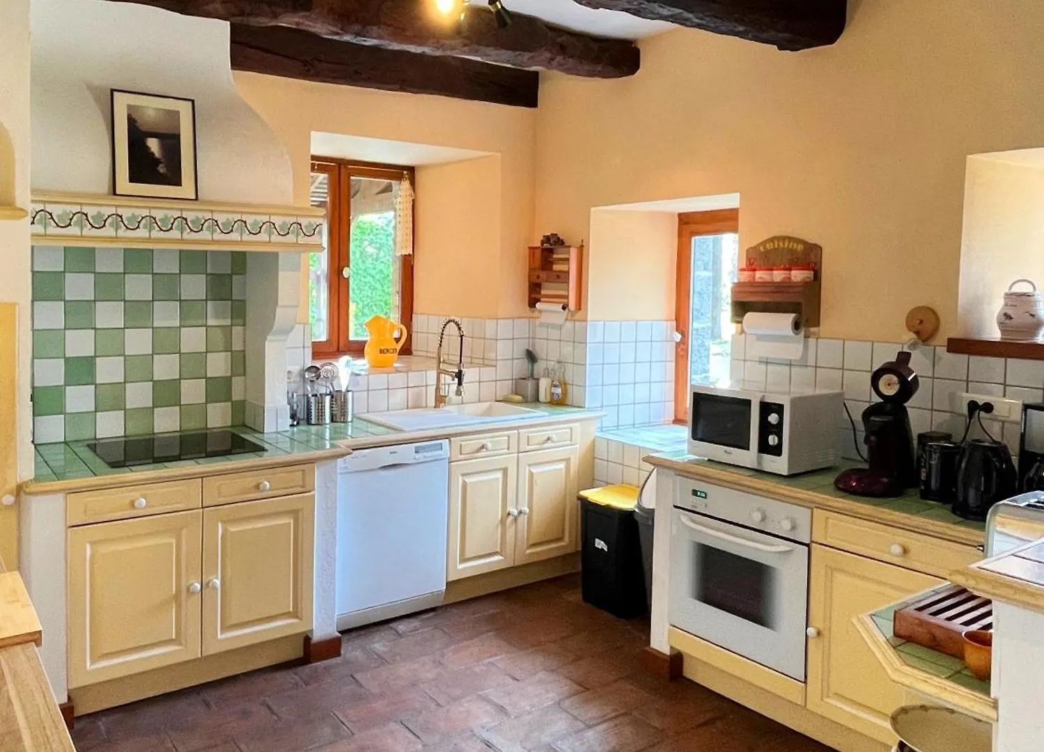 La Grande Maison Dans La Prairie Bonnemain 0*,  Francia